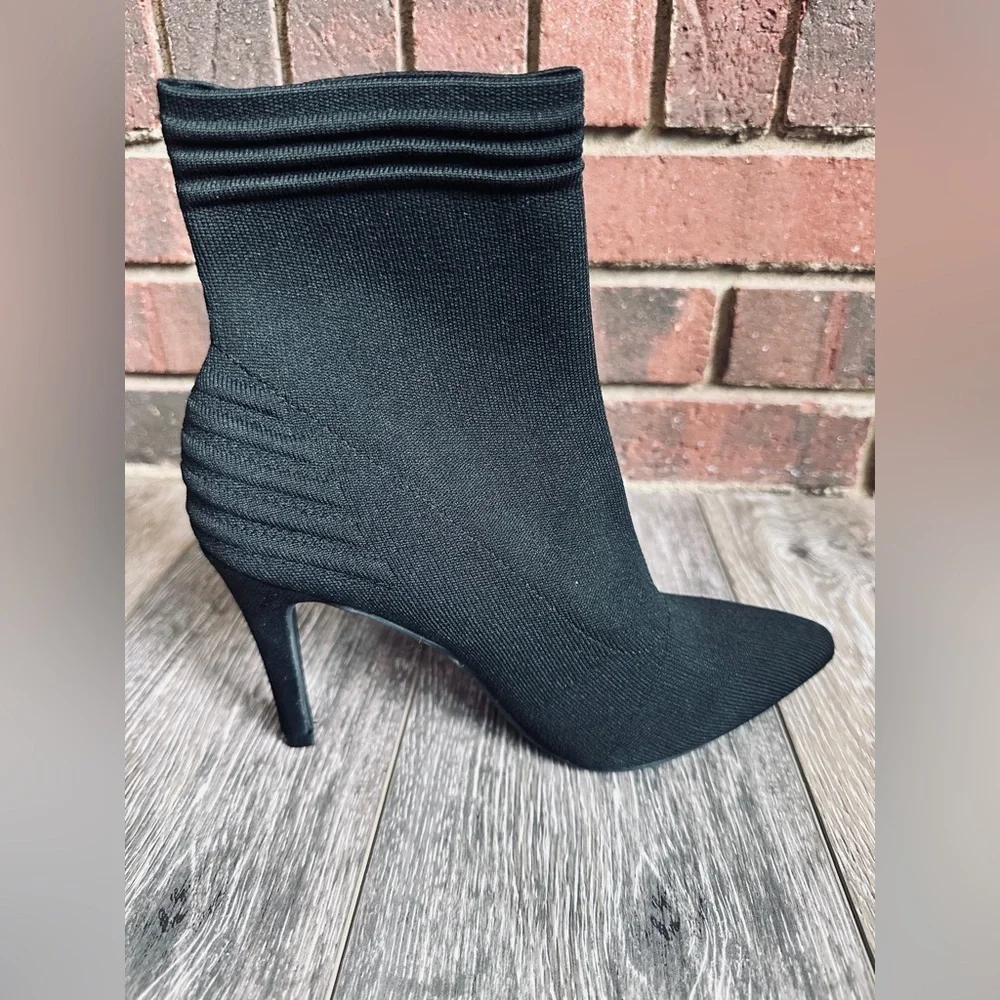 🛍️ NEW  MIA black knit boots (3.5” heels) Size 6 1/2